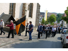 Fronleichnamsprozession durch die Straßen von Naumburg (Foto: Karl-Franz Thiede)